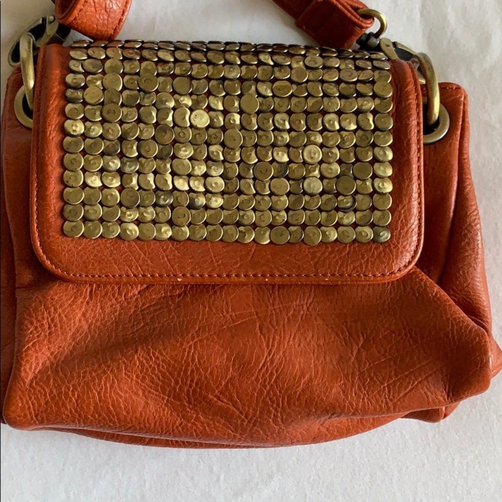 Crossbody - Picture 2 of 4
